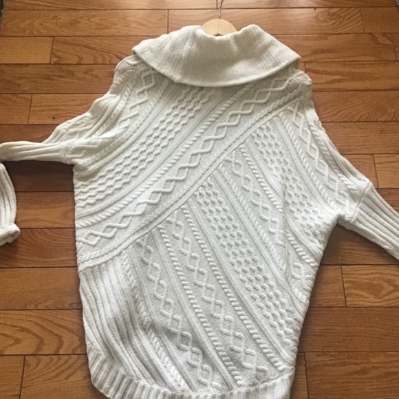 Cute Sweater - Picture 6 of 11